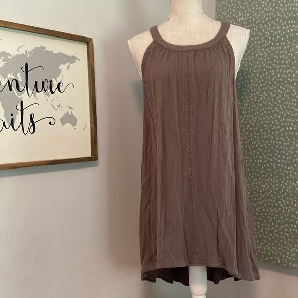 Torrid Taupe Sleeveless Crepe Lightweight High Low Blouse Size 2 - Picture 1 of 8